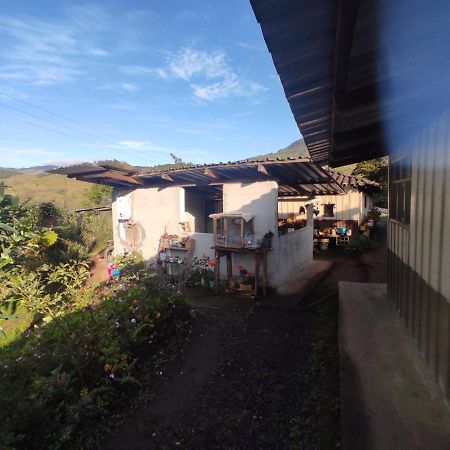 Patricia And Ned'S Cloud Forest Farm Cotacachi Exterior foto