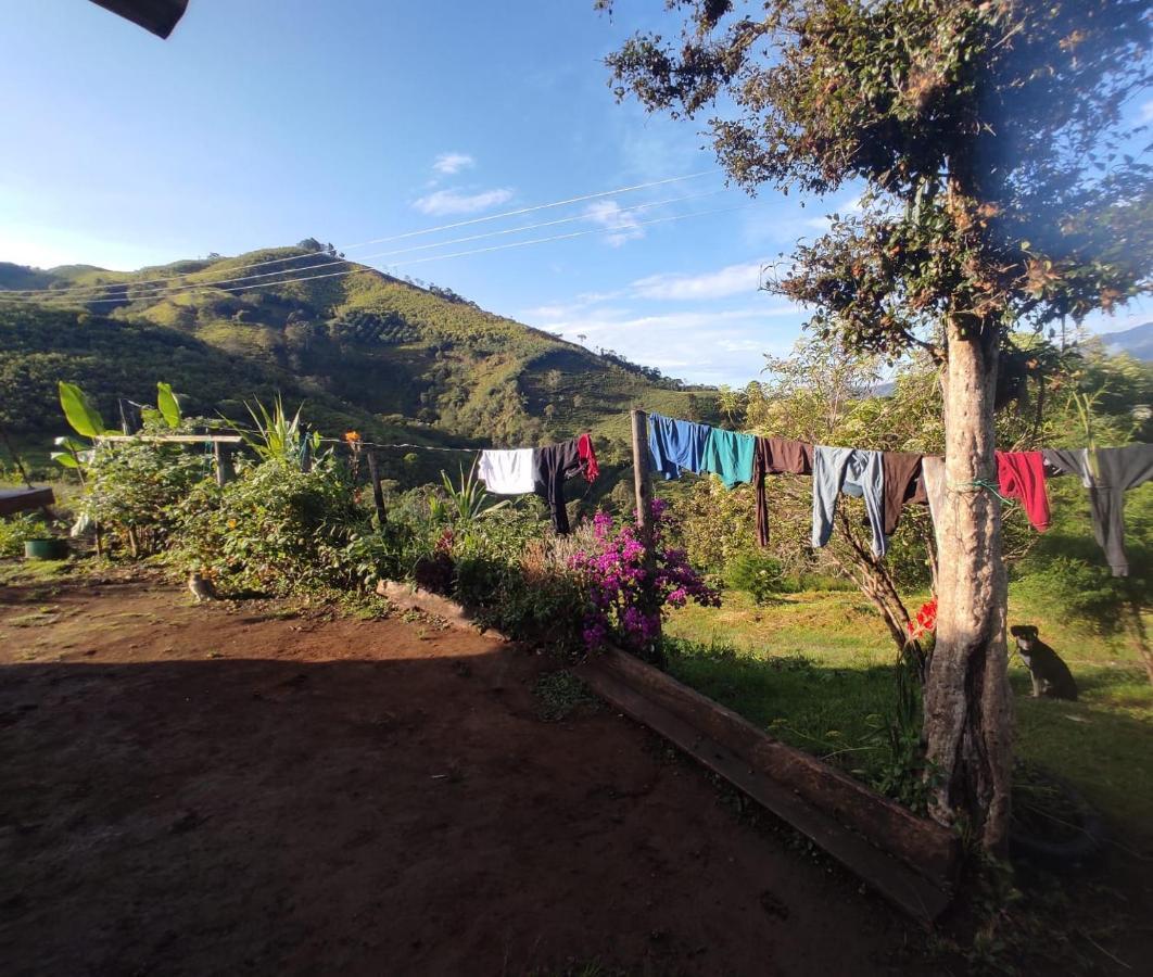 Patricia And Ned'S Cloud Forest Farm Cotacachi Exterior foto